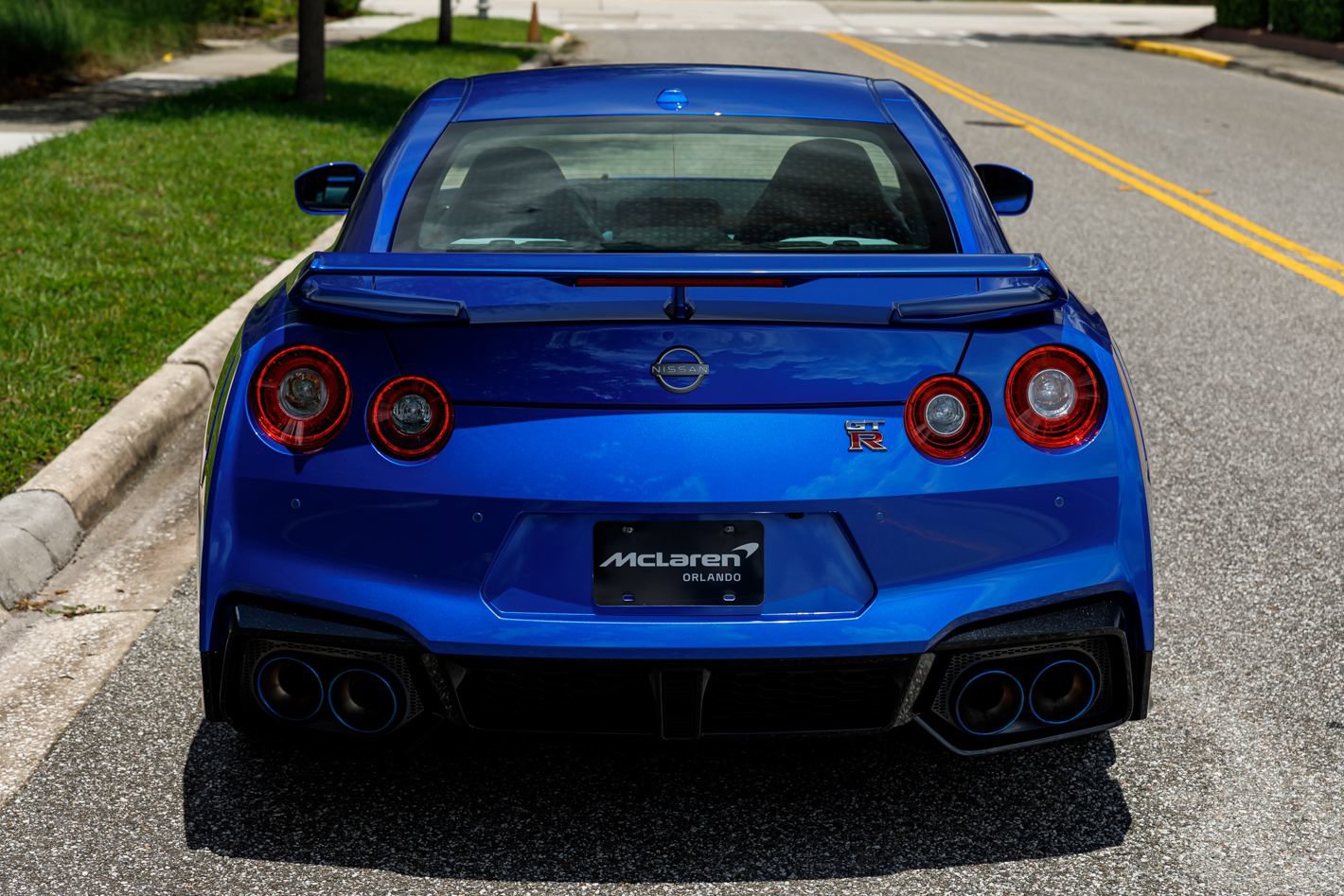 Used 2024 Nissan GT-R AWD/4WD image 11