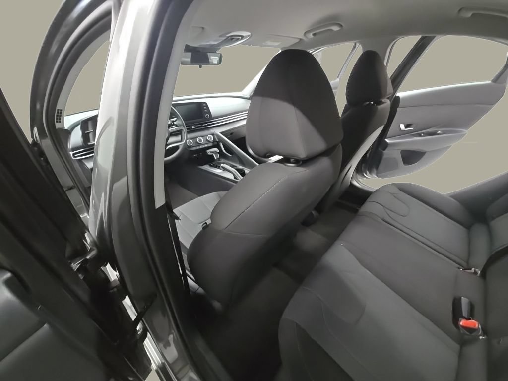 New 2026 Hyundai Elantra SE FWD image 16