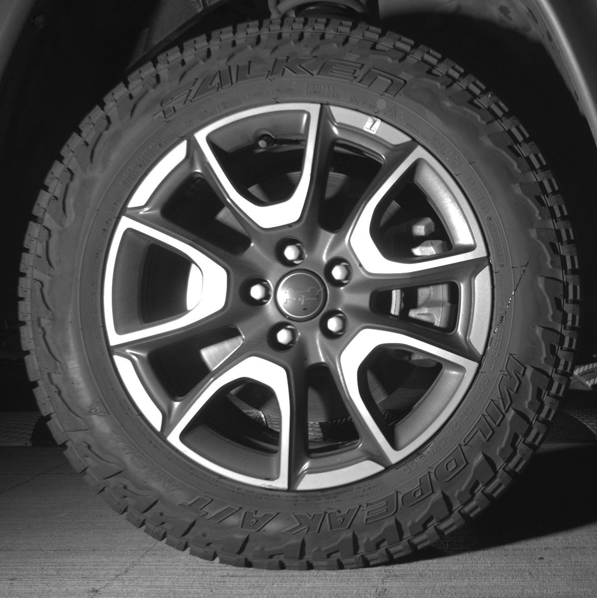 Used 2025 Jeep Compass Trailhawk AWD/4WD image 13