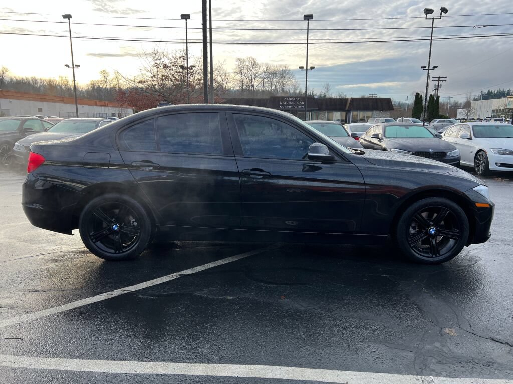 Used 2015 BMW 320i xDrive Sedan AWD/4WD image 5