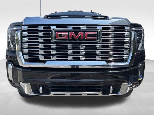 Used 2024 GMC Sierra 2500 Denali w/ Denali Reserve Package image 2