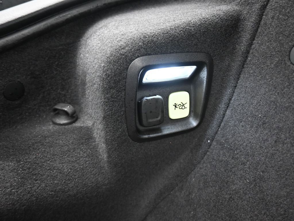 Used 2020 Chevrolet Corvette Stingray Premium Cpe w/ 3LT Preferred Equipment Group image 43