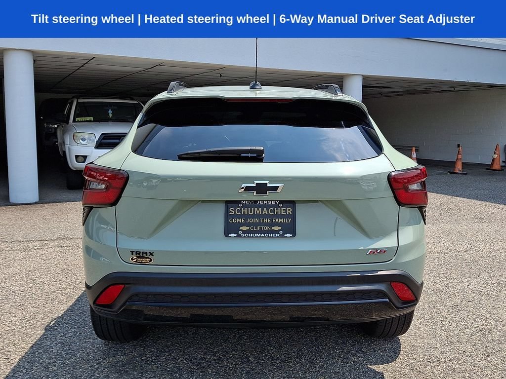 Certified 2024 Chevrolet Trax RS w/ Sunroof Package FWD image 5