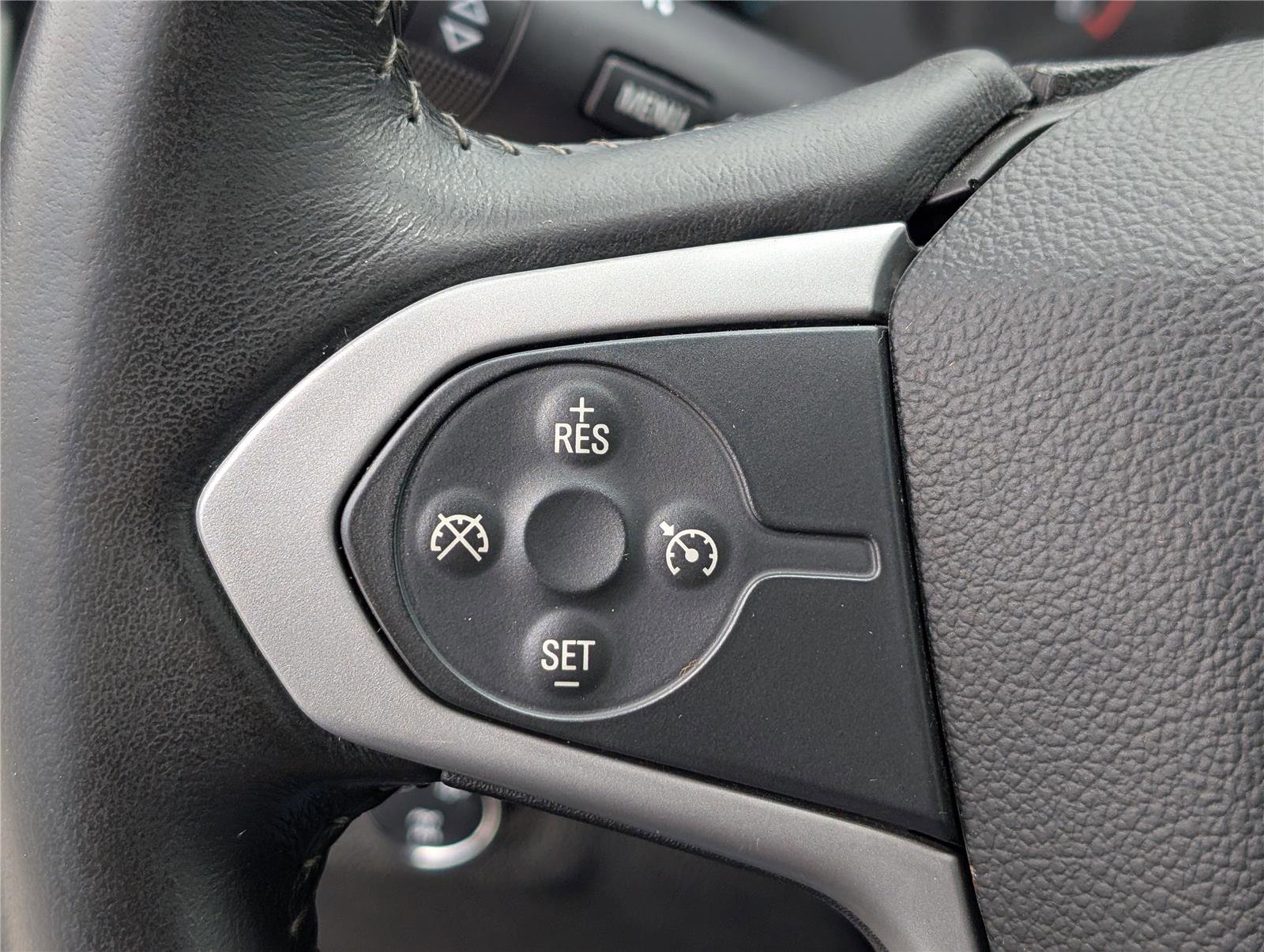 Used 2015 Chevrolet Colorado LT w/ Luxury Package AWD/4WD image 22