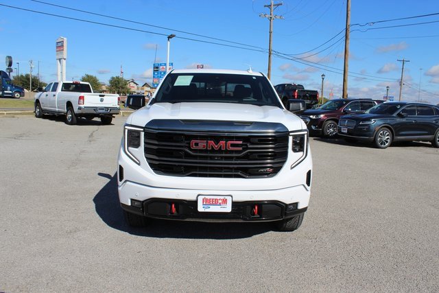 Used 2024 GMC Sierra 1500 AT4 w/ Technology Package image 2