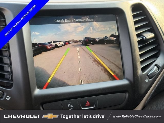 Used 2017 Jeep Cherokee Latitude w/ Safety/Convenience Group AWD/4WD image 24
