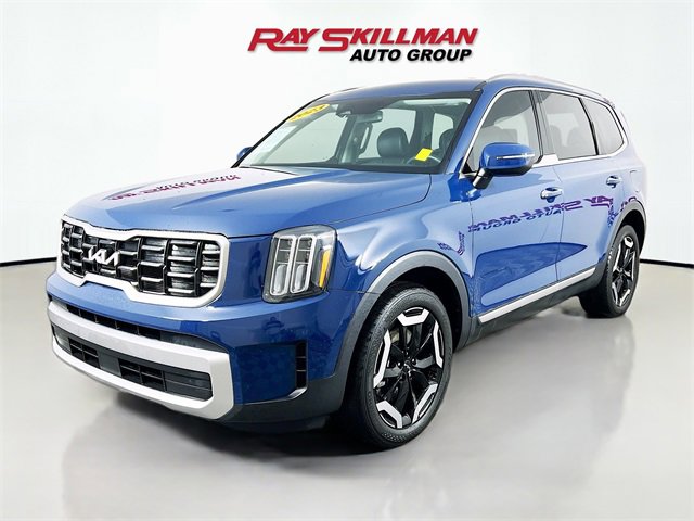 Used 2023 Kia Telluride S image 3