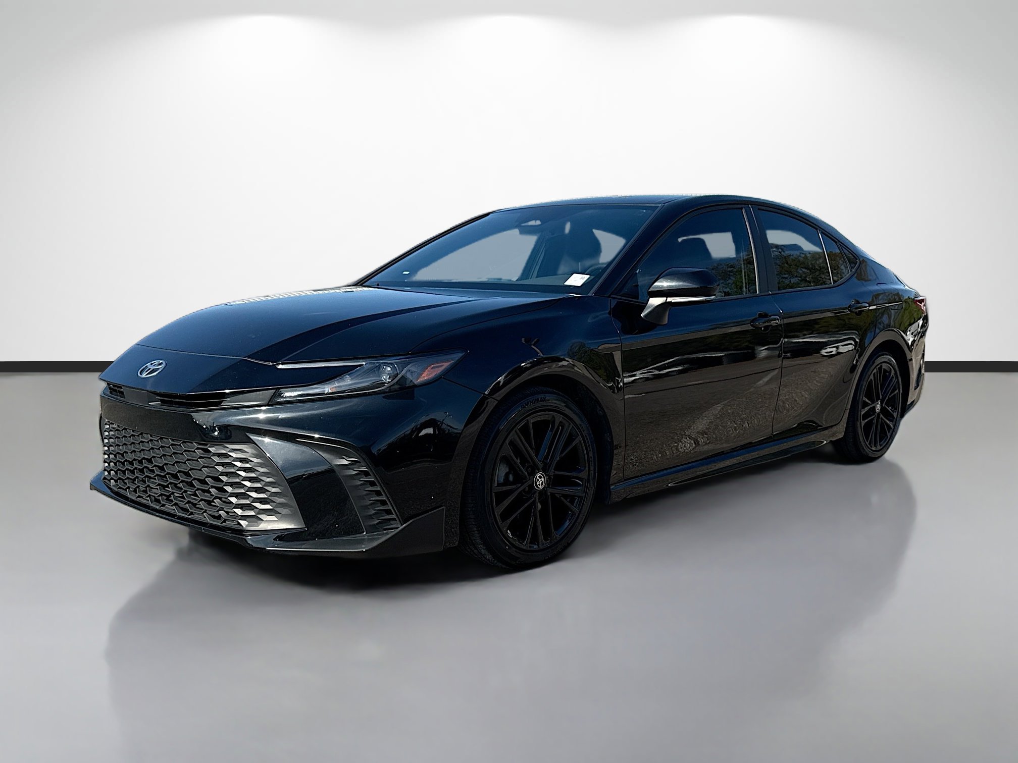 Used 2025 Toyota Camry SE w/ Convenience Package image 7