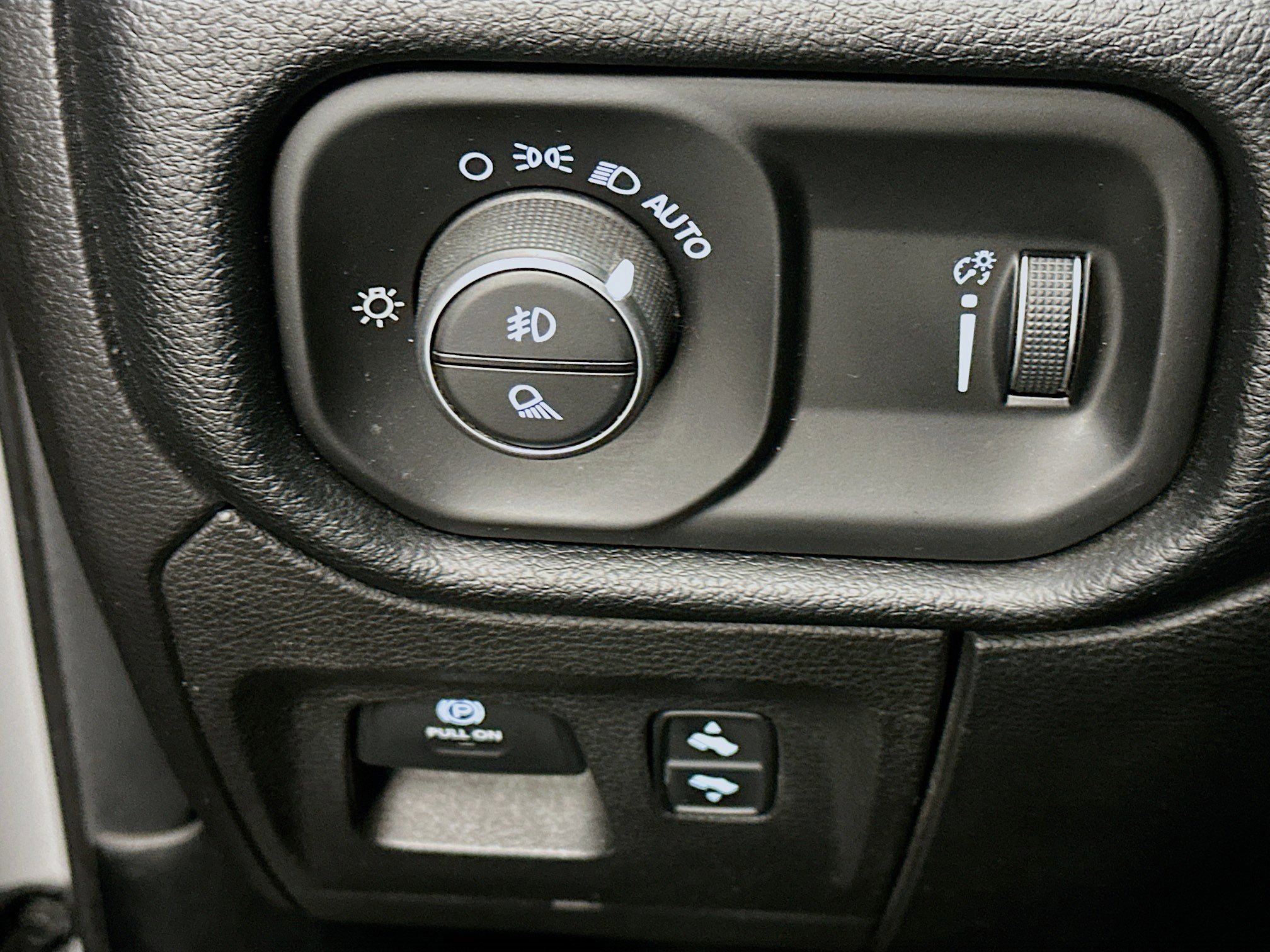 Used 2020 RAM 1500 Big Horn AWD/4WD image 17