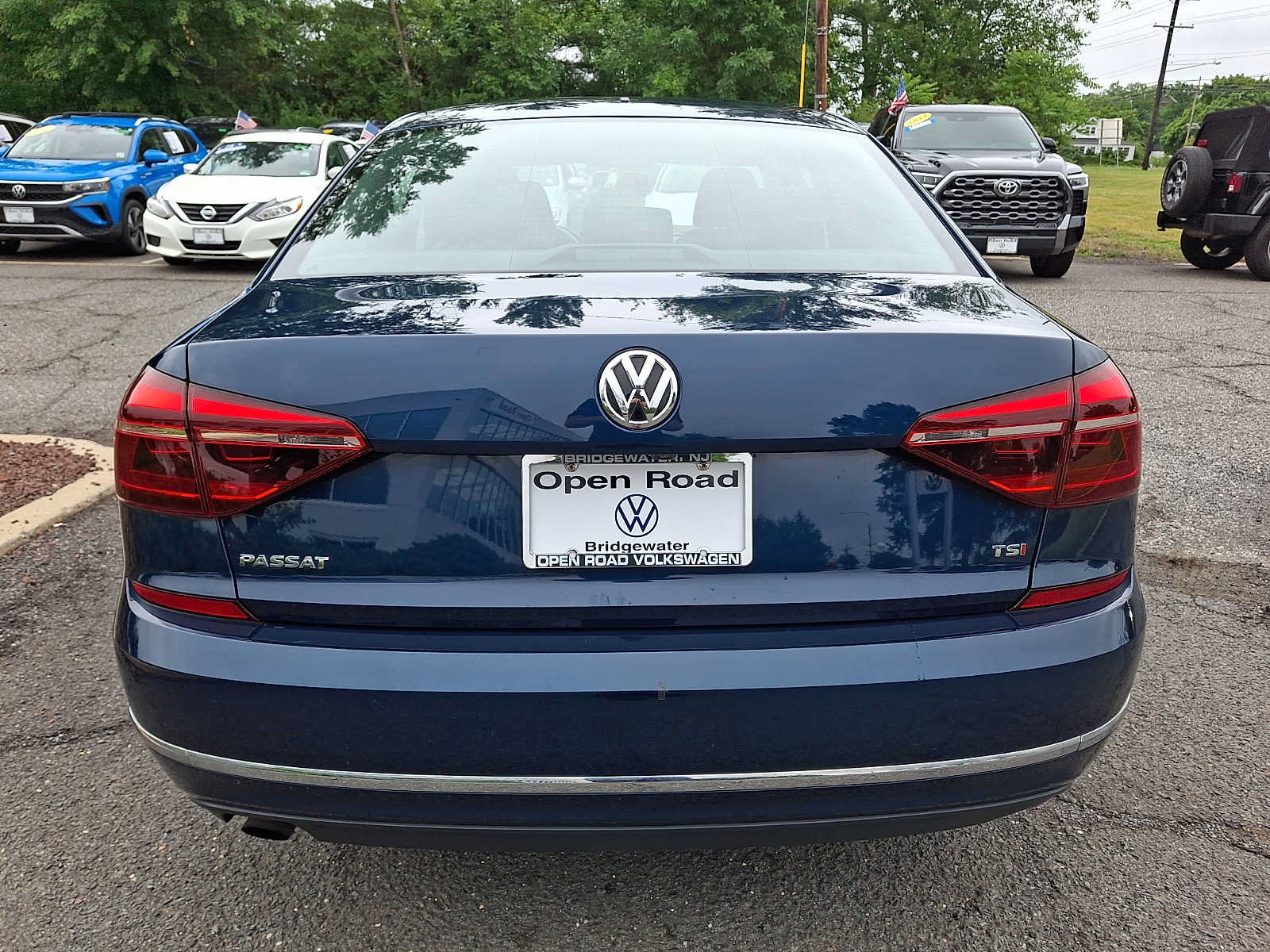 Used 2018 Volkswagen Passat 2.0T S w/ Driver Assistance Package FWD image 5