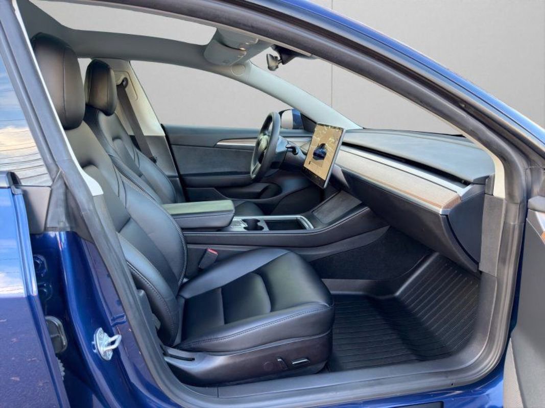 Used 2023 Tesla Model 3 Performance image 13