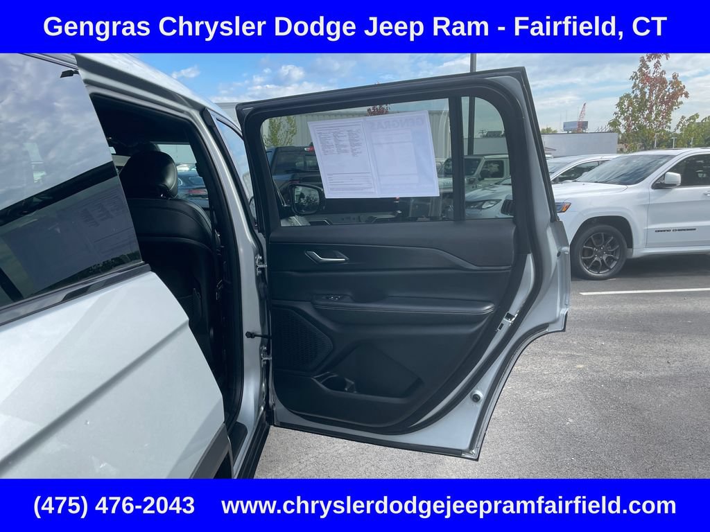 Used 2023 Jeep Grand Cherokee L Altitude AWD/4WD image 25