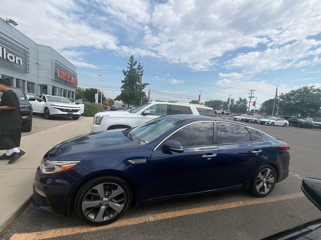 Used 2019 Kia Optima S w/ S Panoramic Sunroof Package FWD image 2