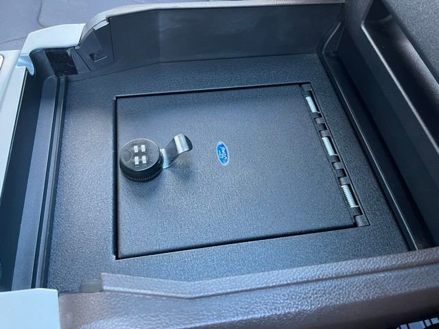 Used 2017 Ford F350 King Ranch w/ King Ranch Ultimate Package AWD/4WD image 24