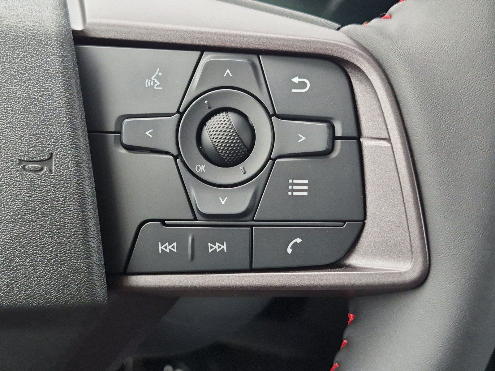 New 2027 Nissan Sentra SR w/ Floor Mat Package FWD image 15