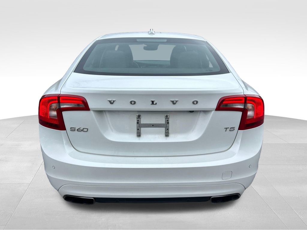 Used 2016 Volvo S60 T5 Premier w/ Convenience Package image 4