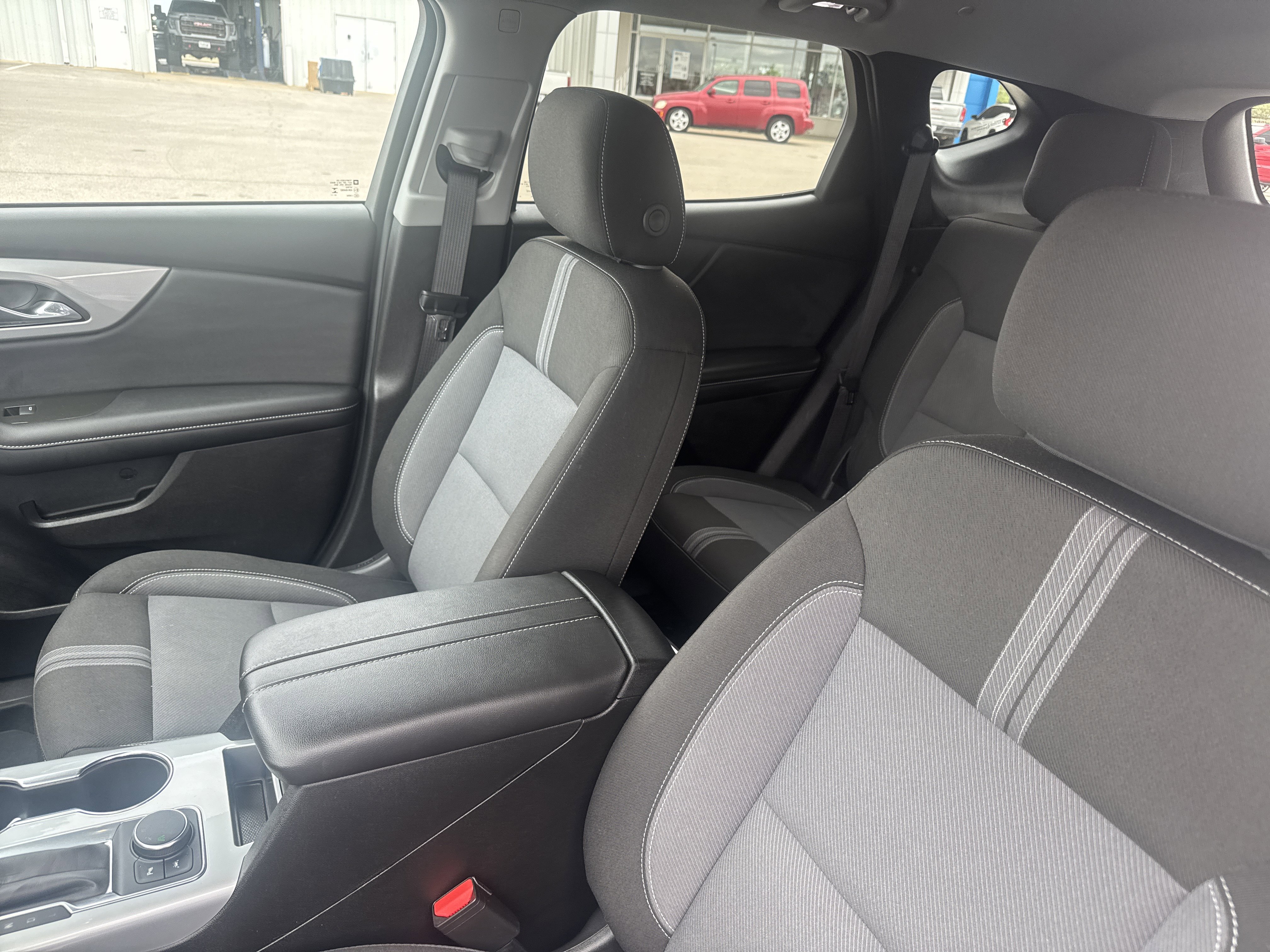 Used 2024 Chevrolet Blazer LT w/ Convenience Package FWD image 11