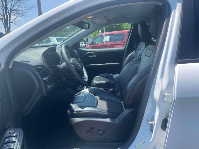 Used 2023 Jeep Cherokee Trailhawk w/ Trailer Tow Group AWD/4WD image 3