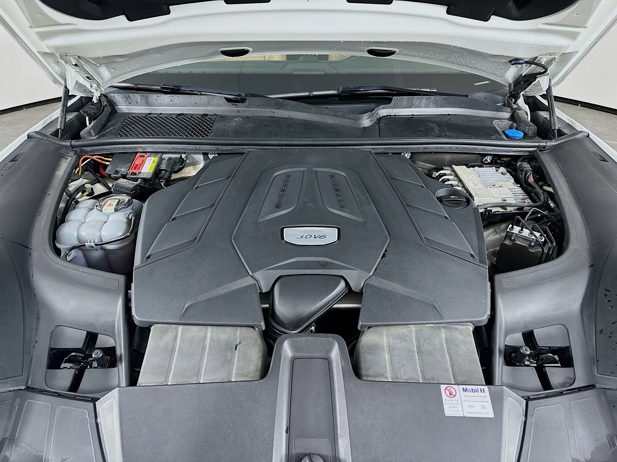 Used 2021 Porsche Cayenne Coupe image 12