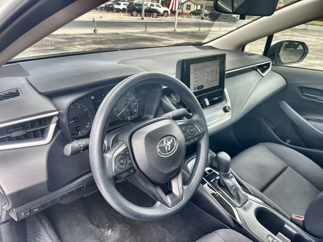 Used 2025 Toyota Corolla LE FWD image 11