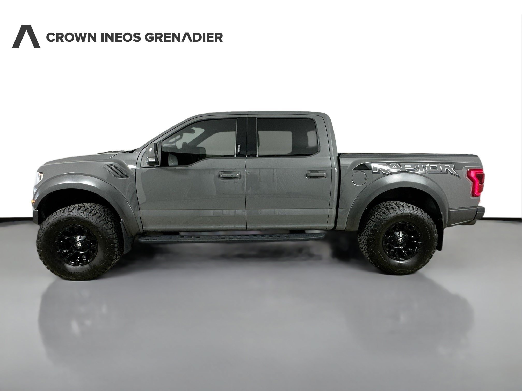 Used 2018 Ford F150 Raptor w/ Equipment Group 802A Luxury AWD/4WD image 8
