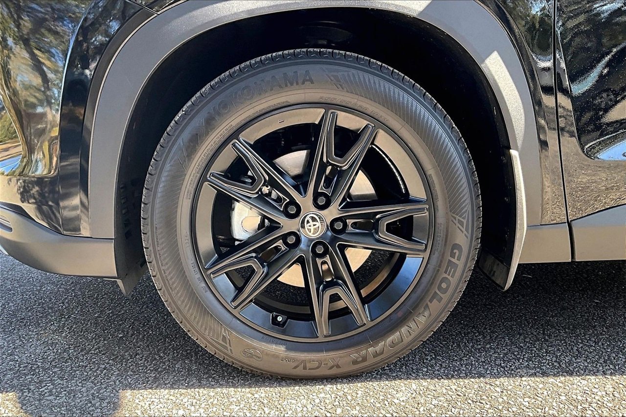 Used 2025 Toyota Grand Highlander AWD Hybrid image 31