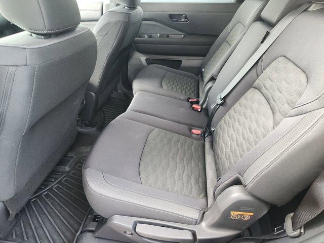 Used 2025 Nissan Pathfinder S FWD image 20