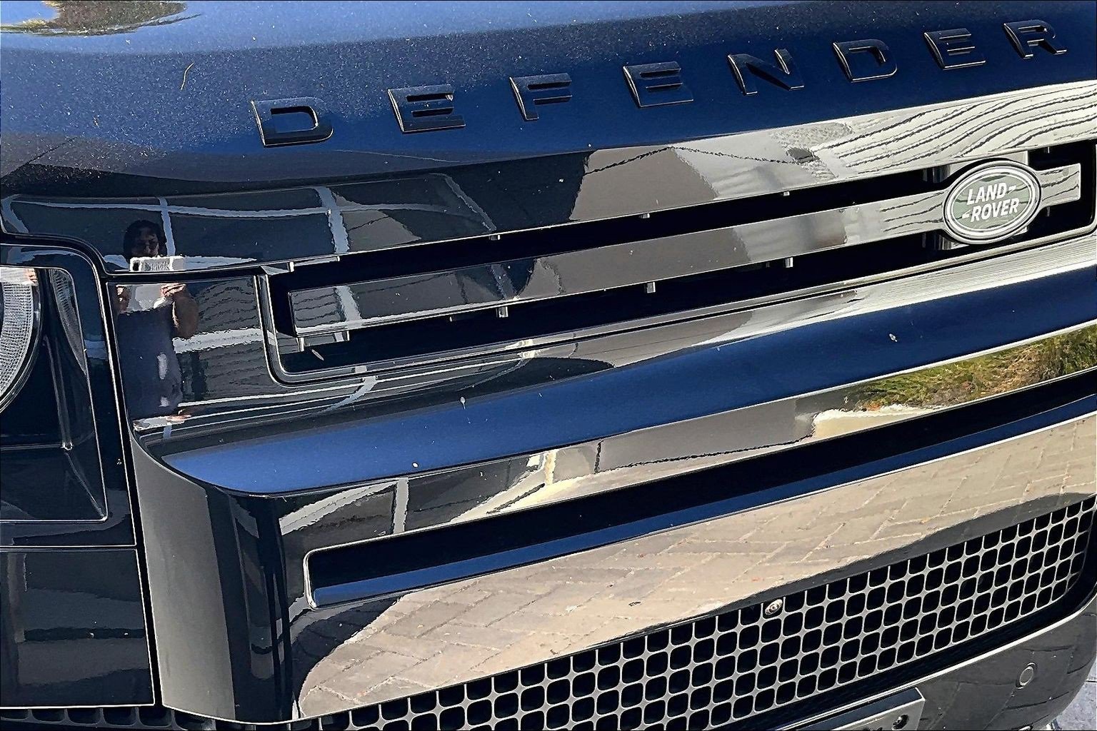 Used 2023 Land Rover Defender 110 V8 image 30