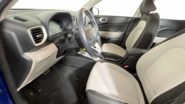 Used 2023 Hyundai Venue SEL FWD image 24