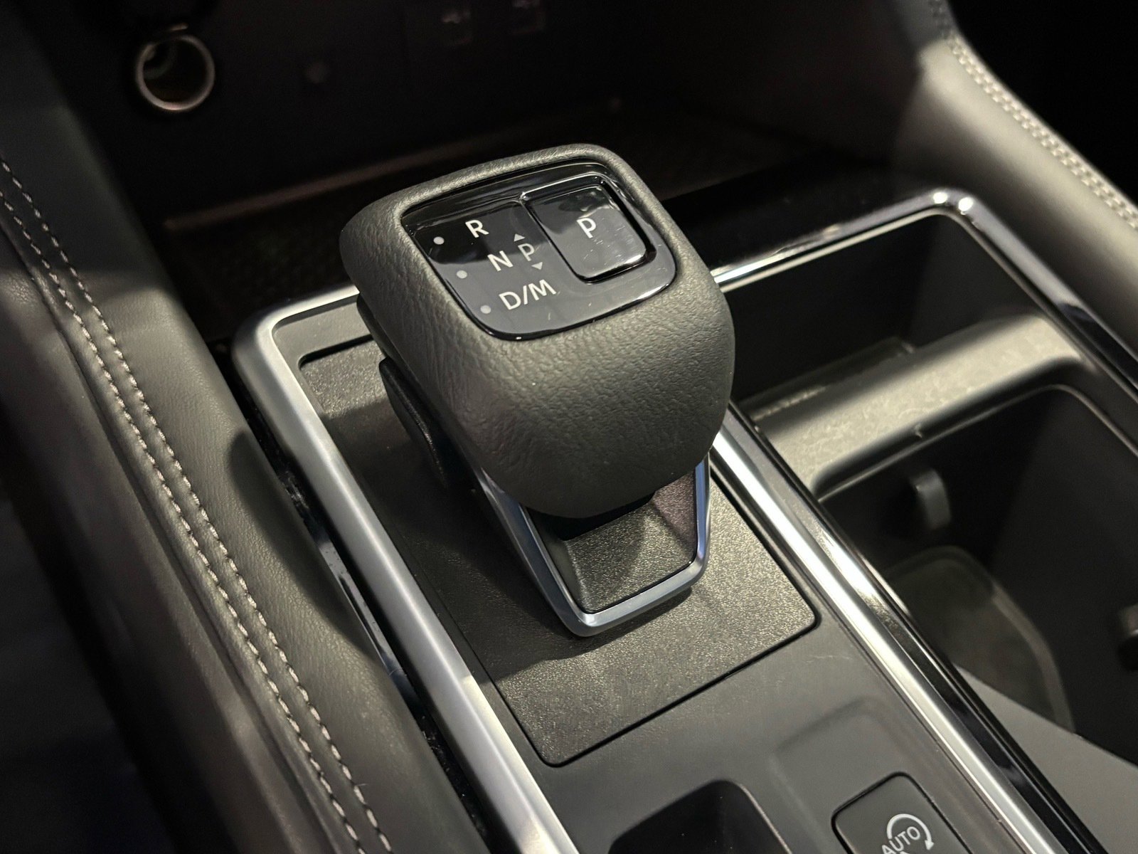 Used 2024 Nissan Pathfinder Platinum w/ Cargo Package image 38