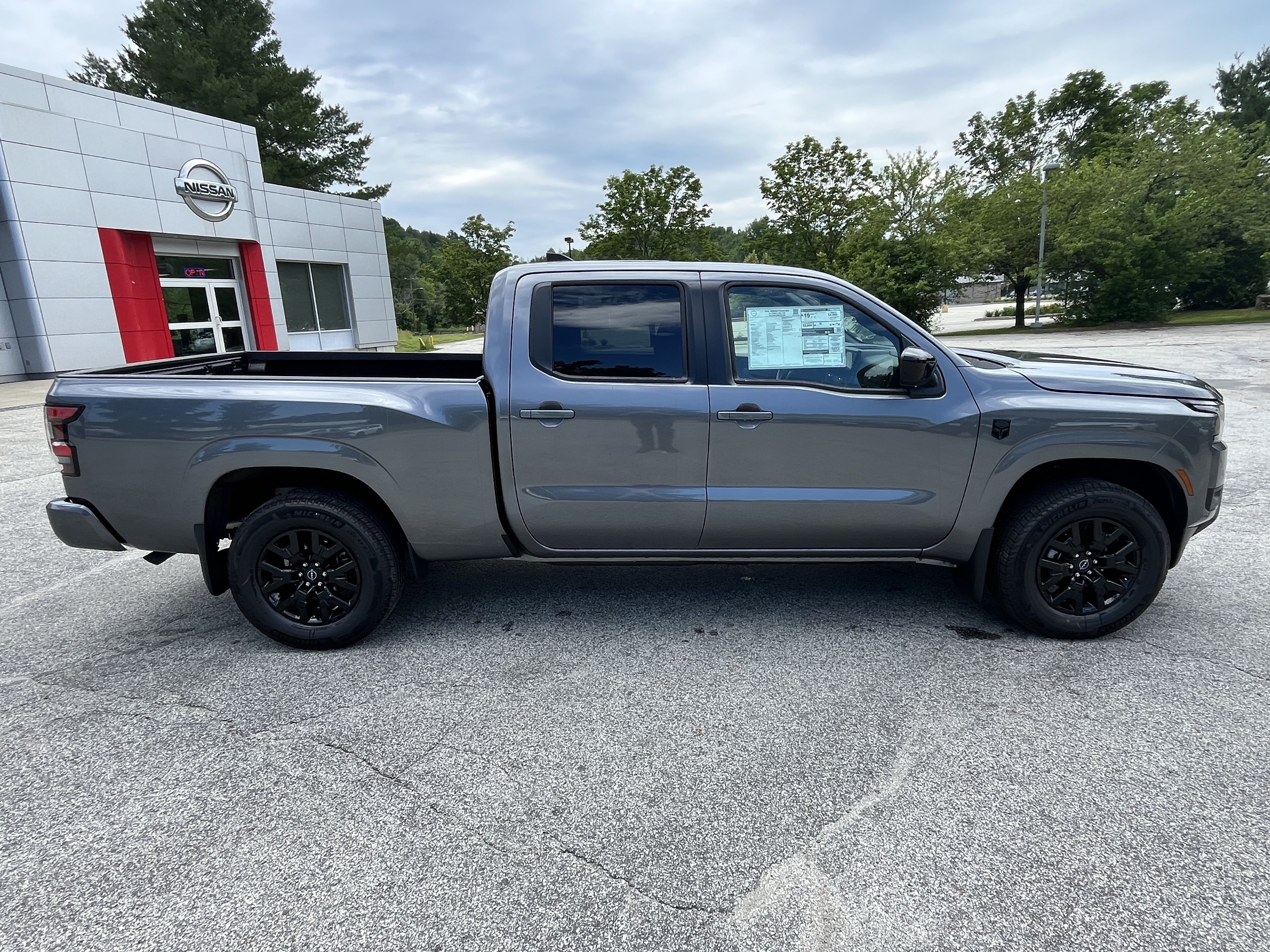 New 2026 Nissan Frontier SV w/ Tow Package AWD/4WD image 8