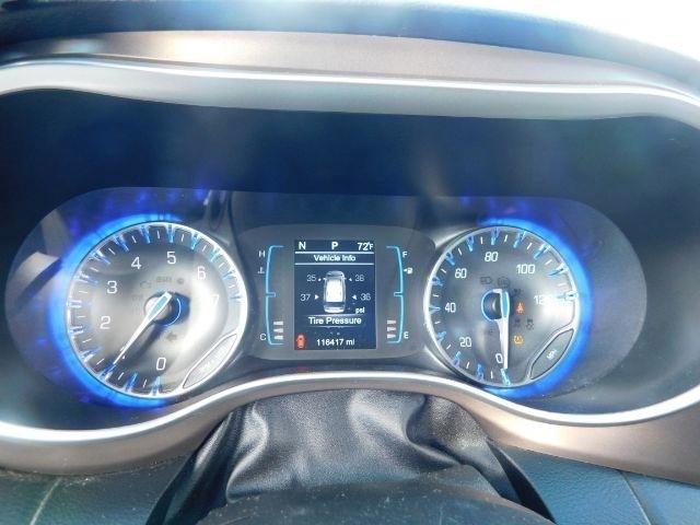 Used 2017 Chrysler Pacifica Touring image 15