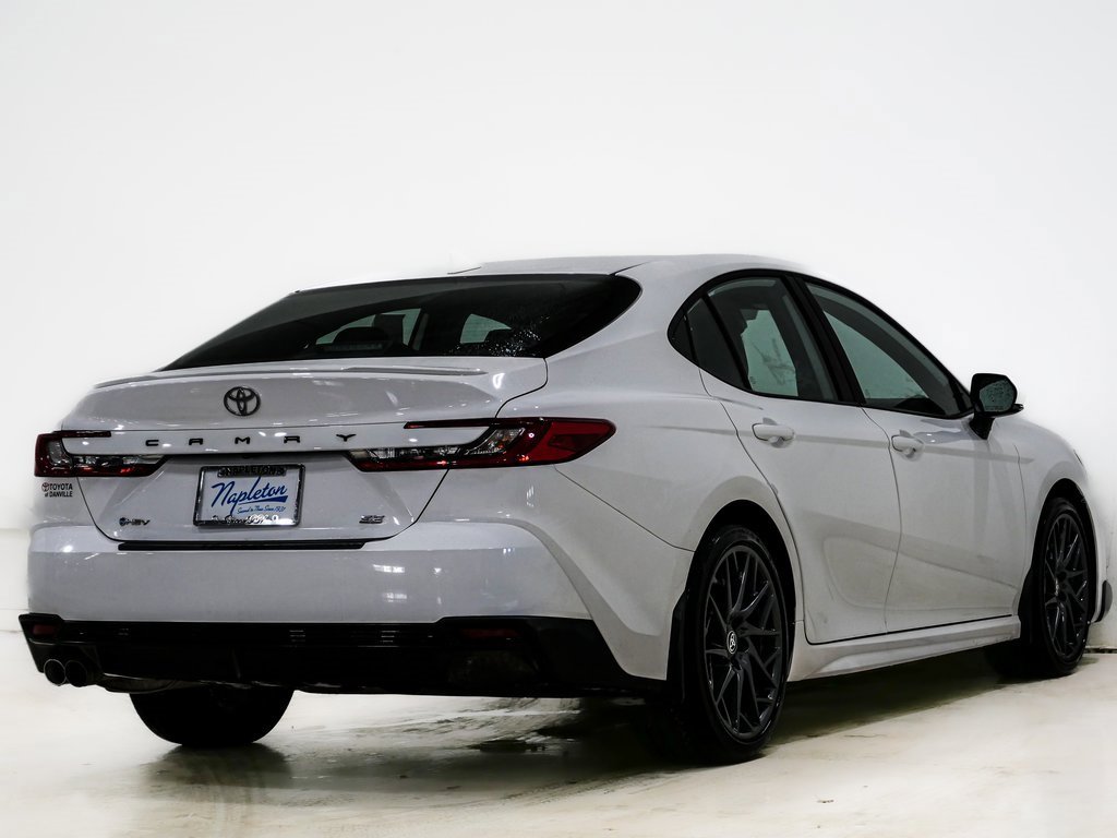 Used 2025 Toyota Camry SE image 6