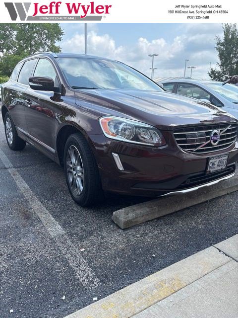 Used 2015 Volvo XC60 T5 w/ Proximity Package AWD/4WD image 1