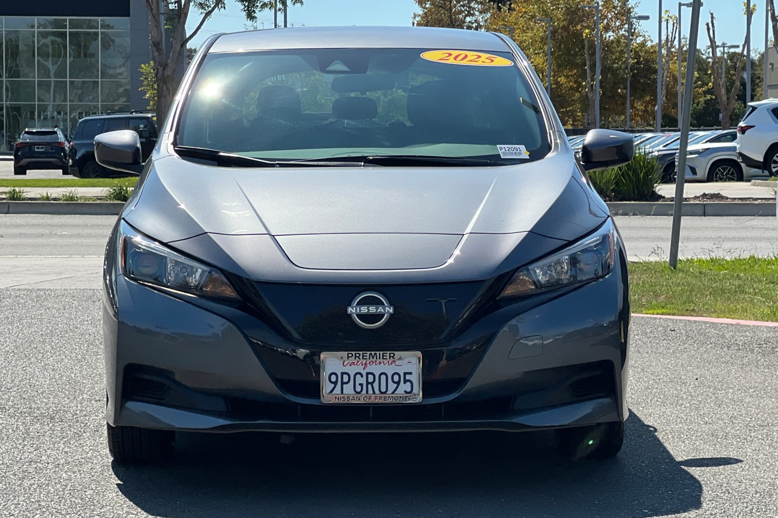 Certified 2025 Nissan Leaf S FWD image 9