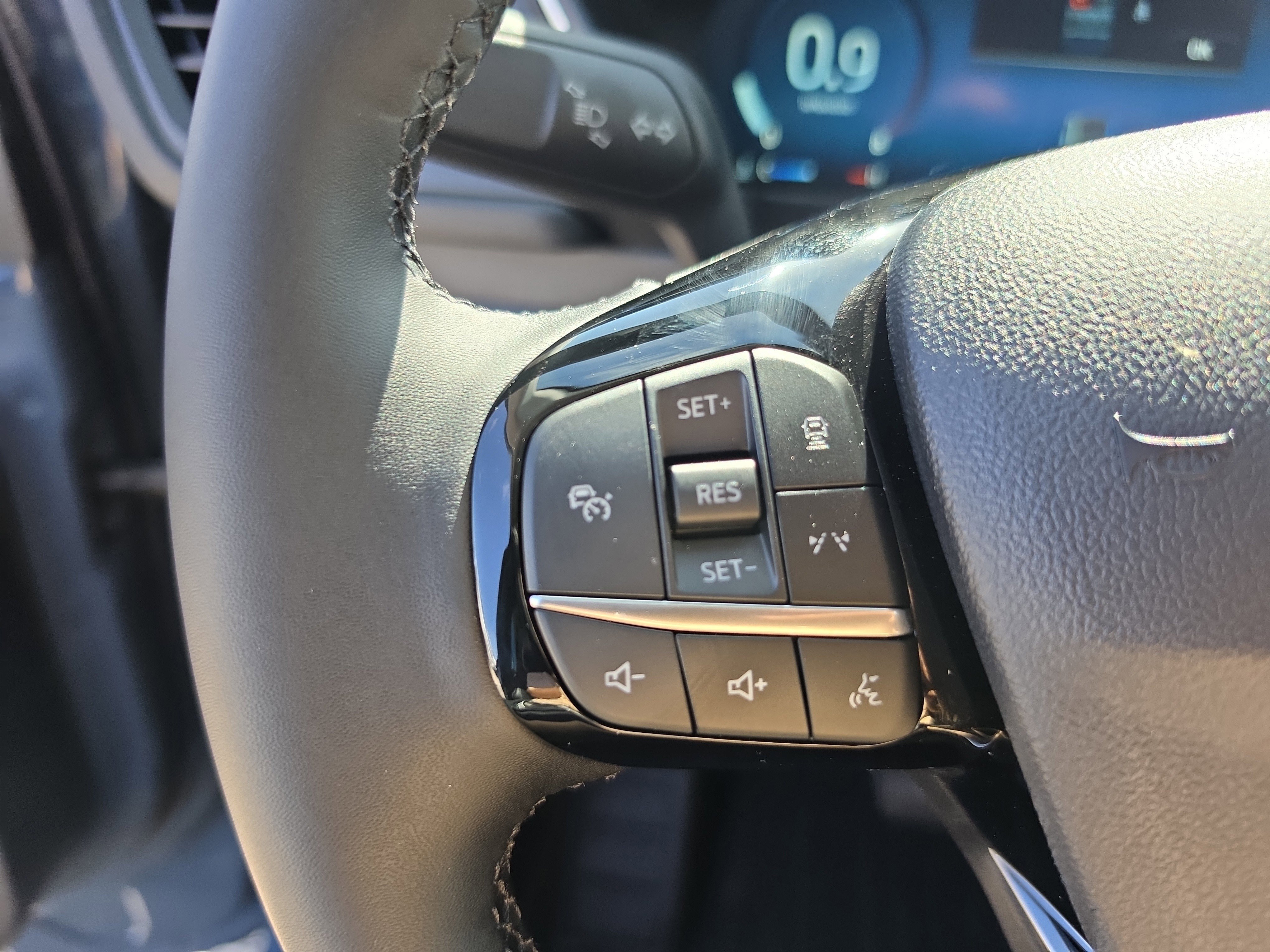 Used 2024 Ford Escape Platinum image 20