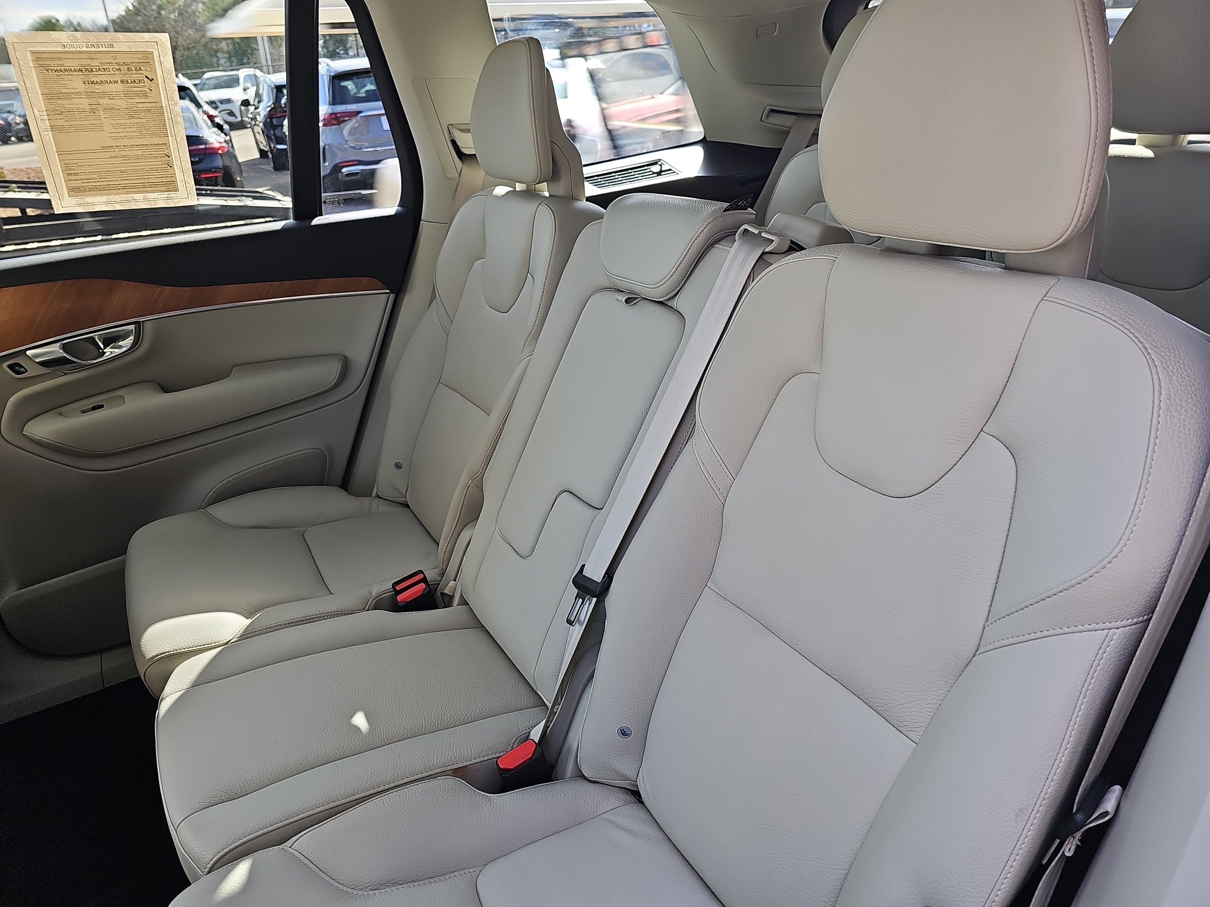 Used 2022 Volvo XC90 T6 Momentum w/ Climate Package image 14