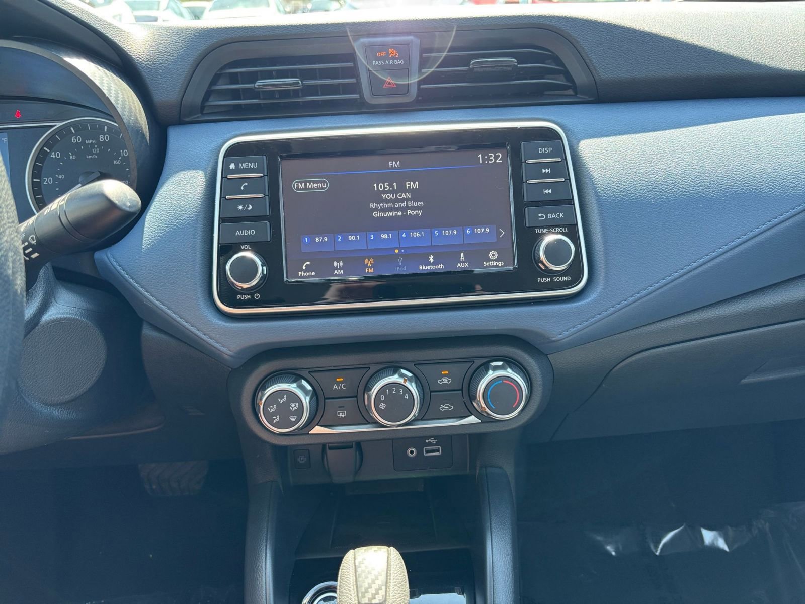 Used 2025 Nissan Versa SV FWD image 17