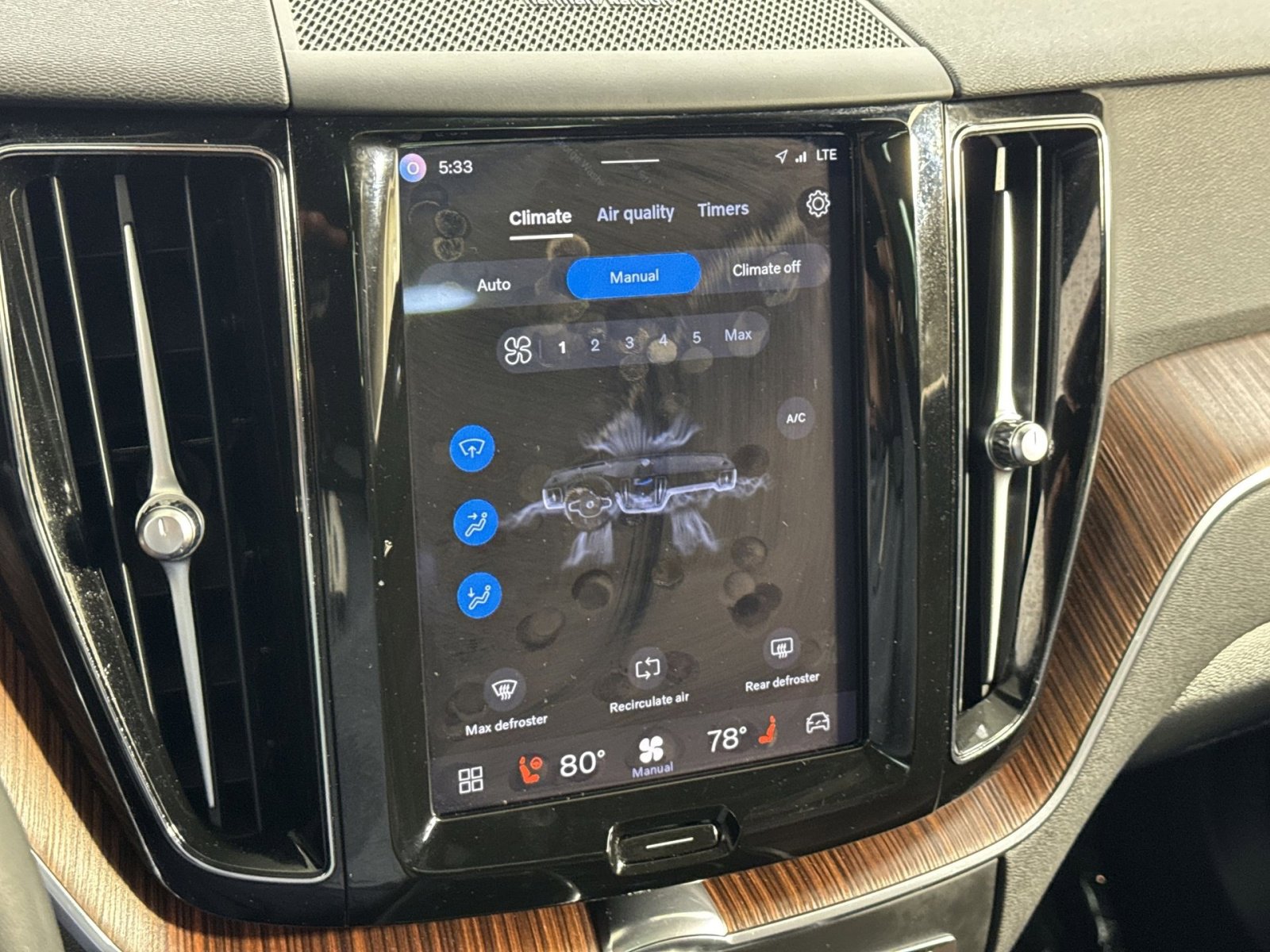 Used 2023 Volvo XC60 B5 Plus w/ Climate Package image 25