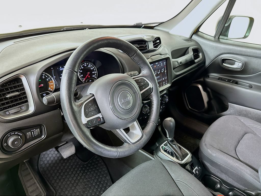 Used 2023 Jeep Renegade Latitude w/ Premium Group AWD/4WD image 10