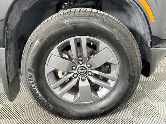 Used 2025 Nissan Frontier SV RWD image 29