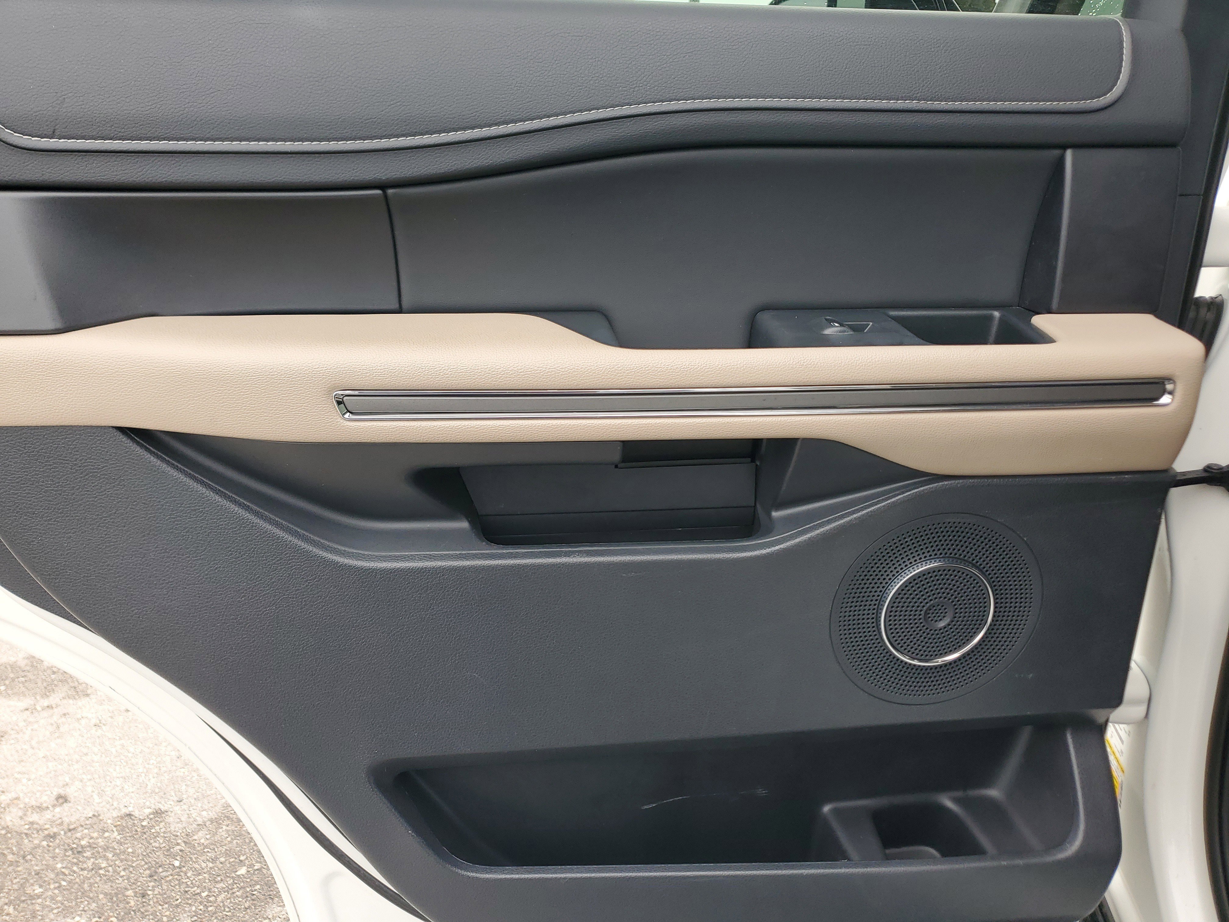 Used 2022 Ford Expedition XLT image 30