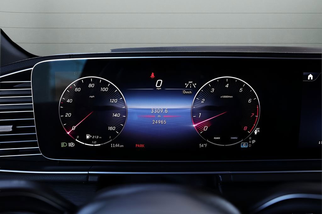 Used 2025 Mercedes-Benz GLS 450 4MATIC image 17