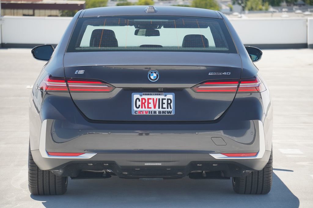 Used 2026 BMW i5 eDrive40 w/ Premium Package image 6