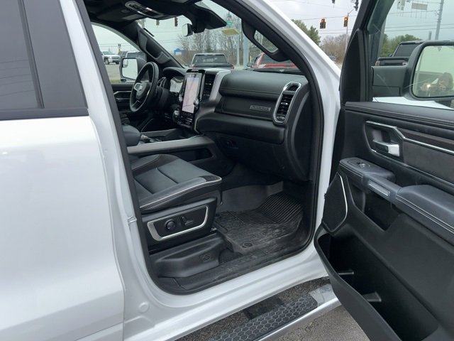 Used 2025 RAM 1500 Laramie w/ Sport Appearance Package image 33