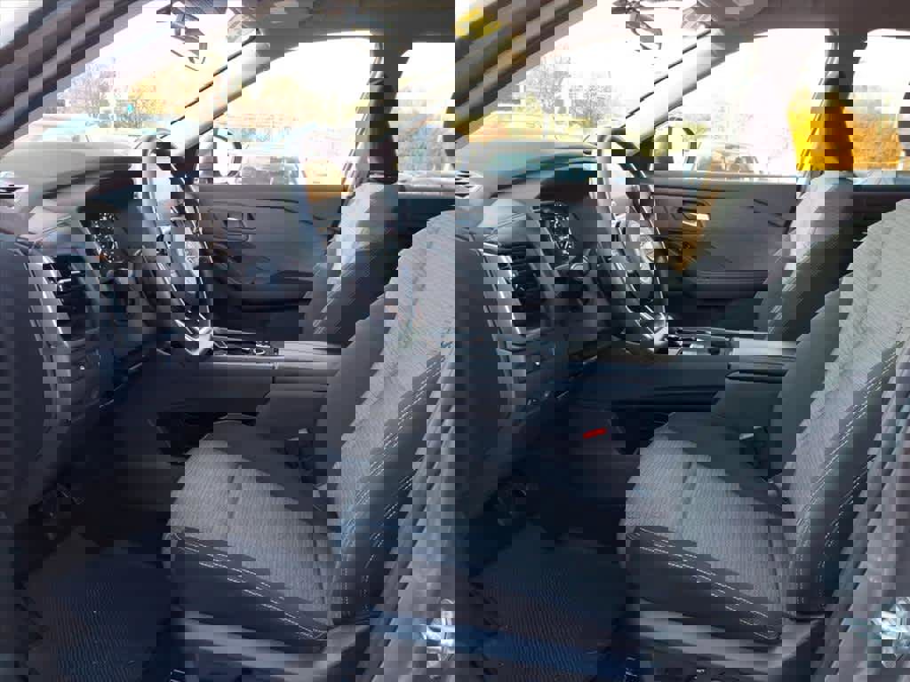 Certified 2022 Nissan Rogue SV image 9