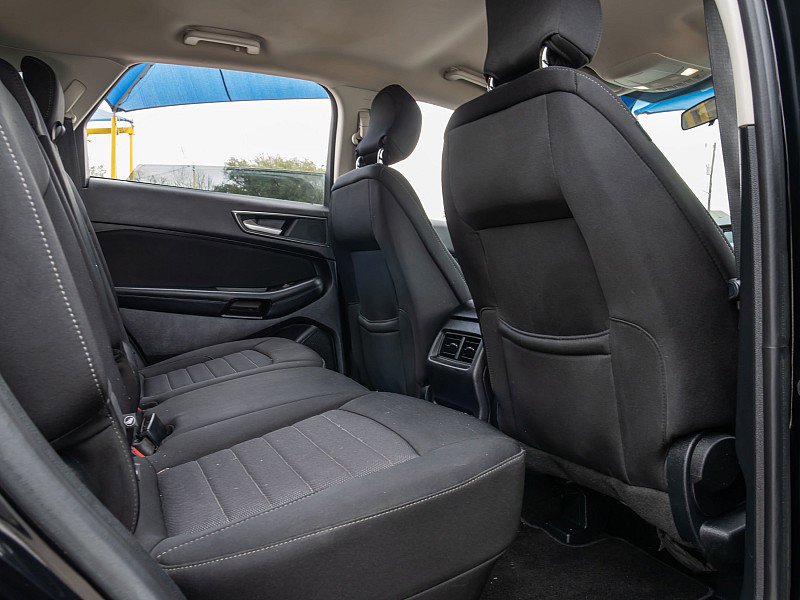 Used 2018 Ford Edge SE w/ Cargo Accessory Package image 18