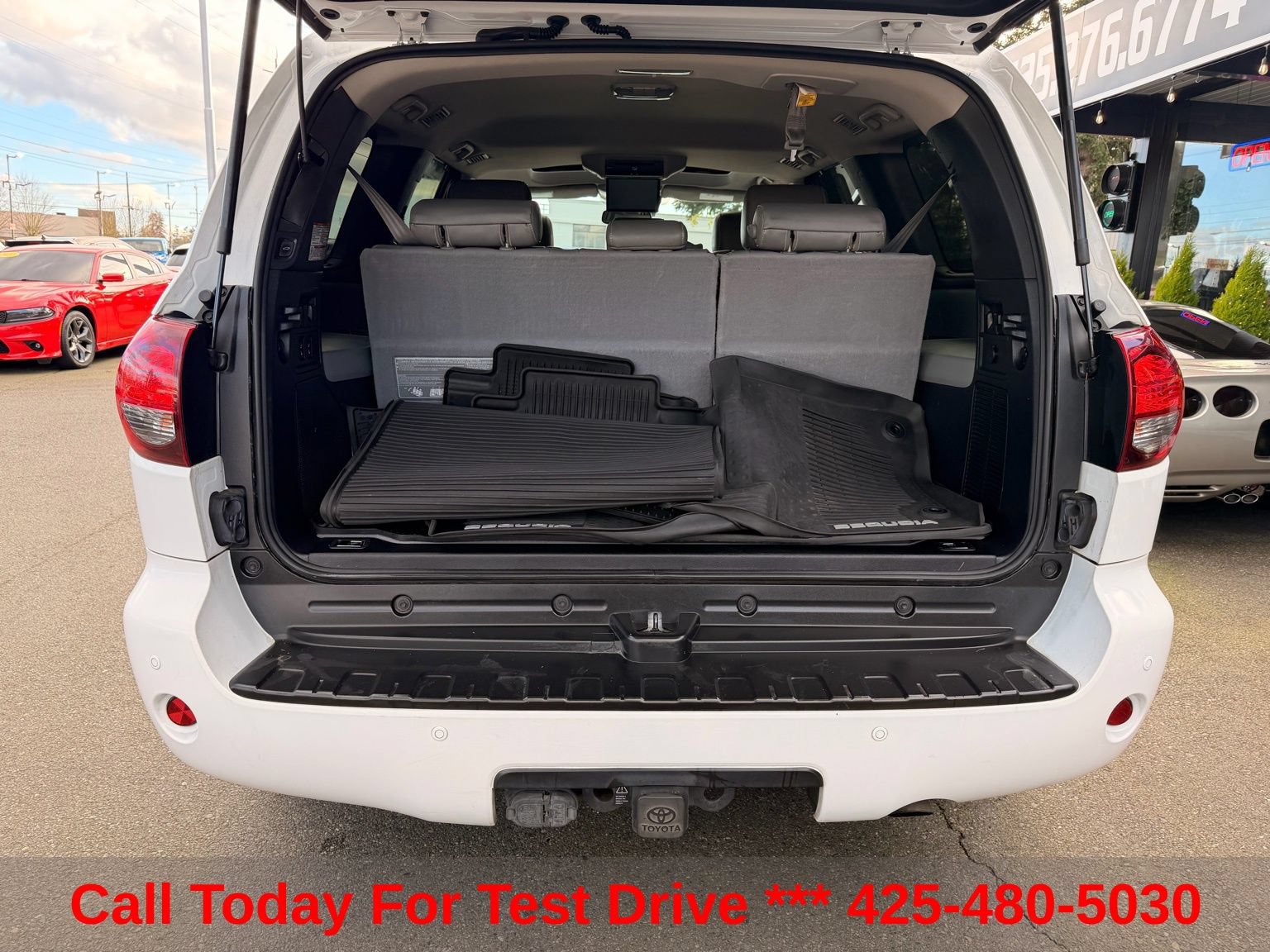 Used 2020 Toyota Sequoia Limited w/ Safety & Convenience Package AWD/4WD image 12