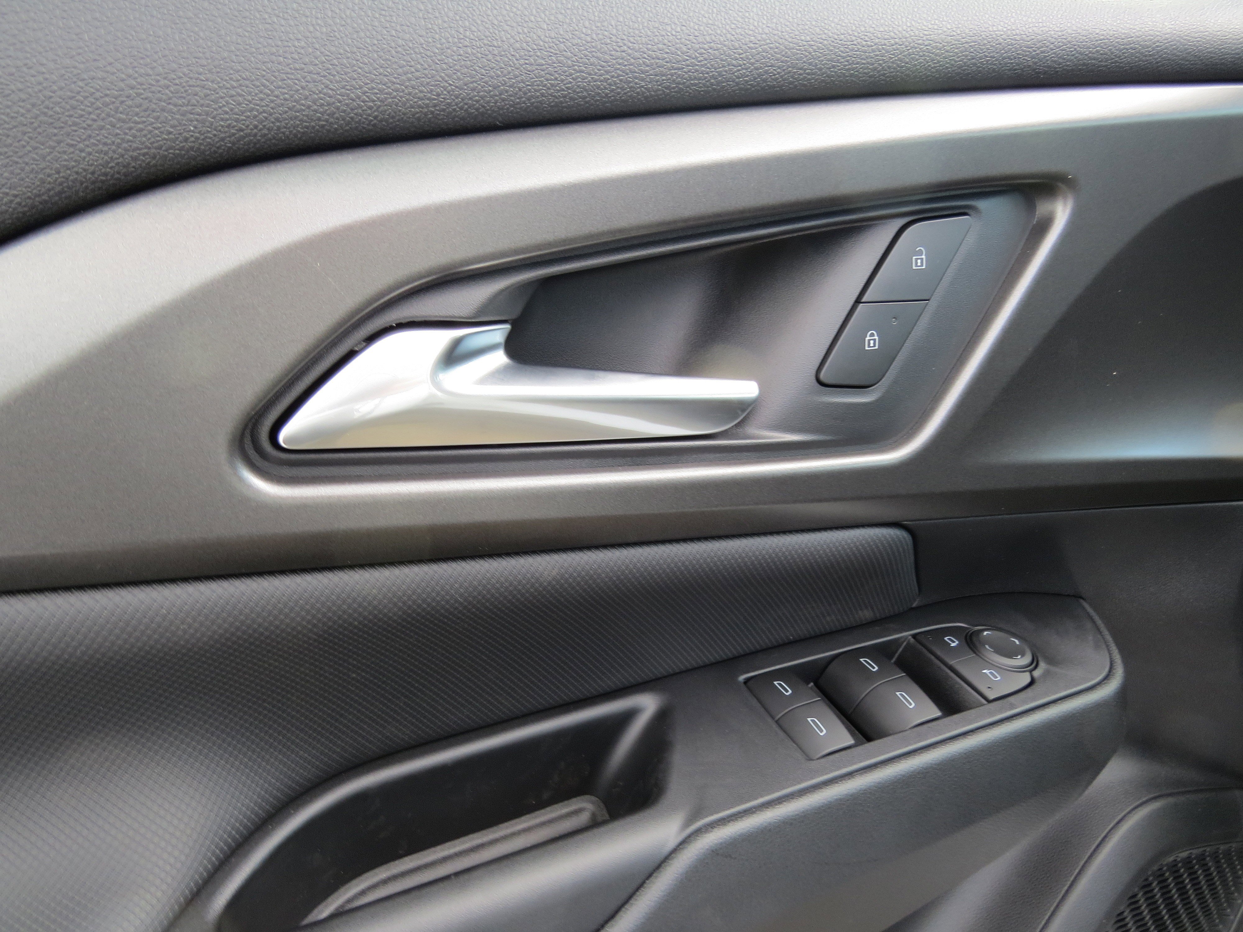 New 2026 Chevrolet Equinox EV LT image 14