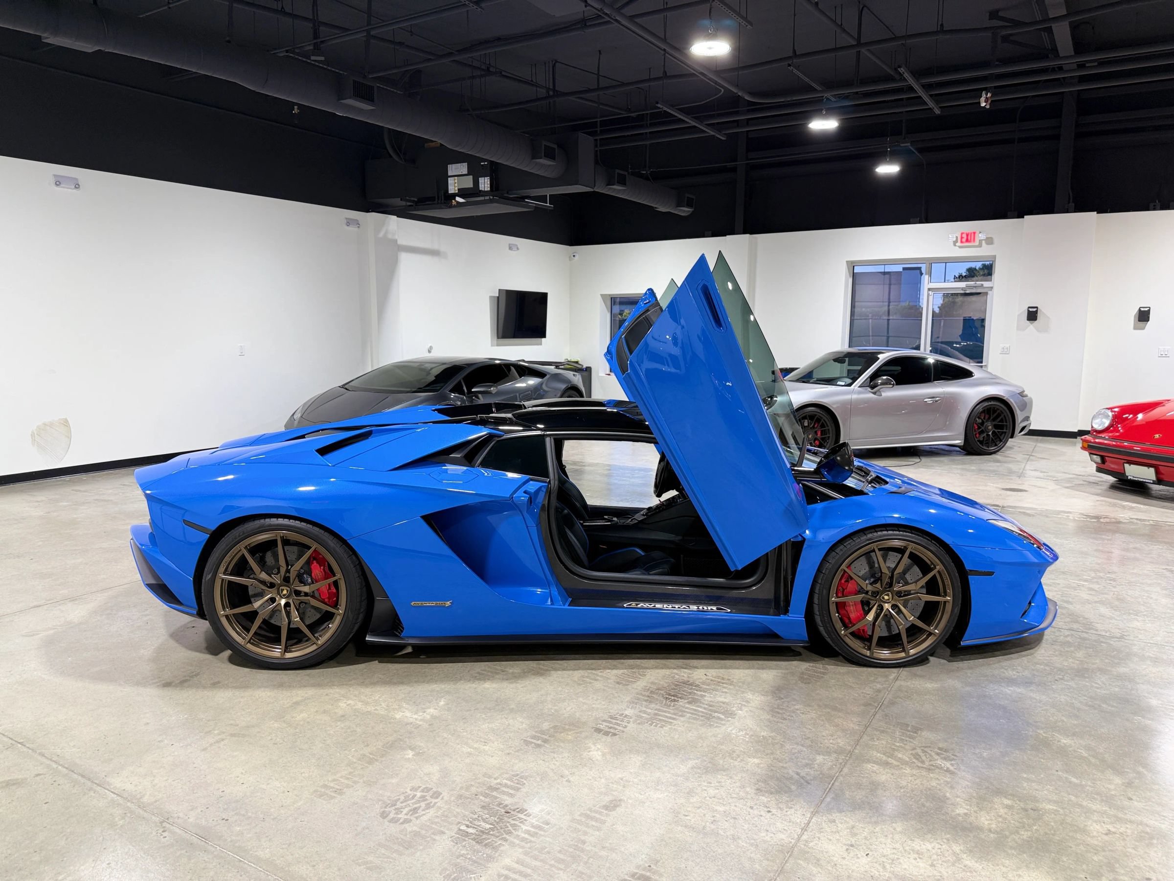 Used 2018 Lamborghini Aventador S AWD/4WD image 61
